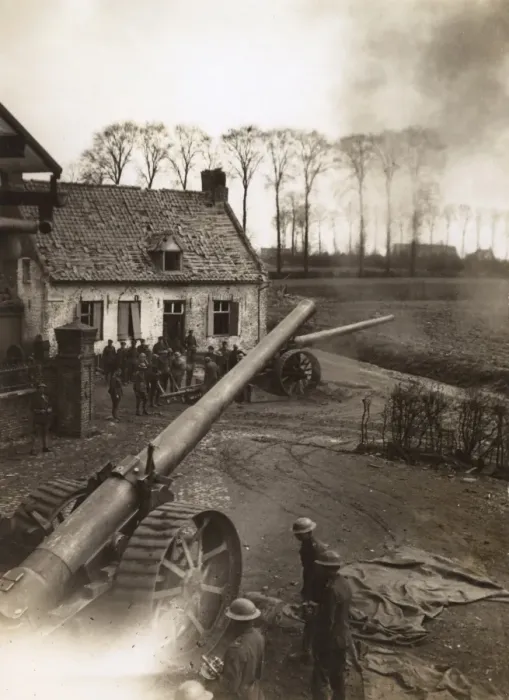 Framed Print : Big gun in Battle of the Lys, near Ypres, WW1 Framed Print : Big gun in Battle of the Lys, near Ypres, WW1