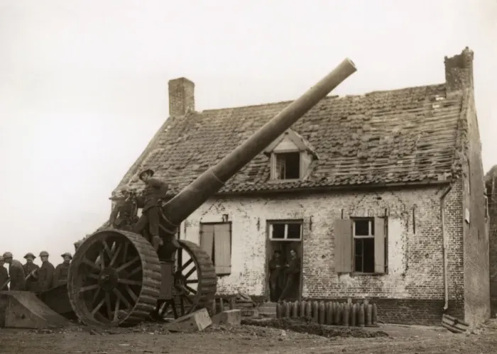 Framed Print : Big gun in Battle of the Lys, near Ypres, WW1 Framed Print : Big gun in Battle of the Lys, near Ypres, WW1