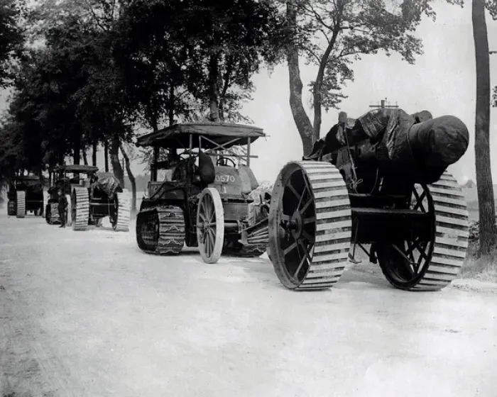 Framed Print : Big guns on their way to the Front, WW1 Framed Print : Big guns on their way to the Front, WW1