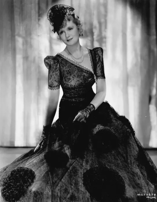 Framed Print : Billie Burke in Bridal Suite (1939) Framed Print : Billie Burke in Bridal Suite (1939)