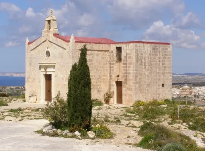 Framed Print : Bingemma Chapel with Mgarr church Framed Print : Bingemma Chapel with Mgarr church