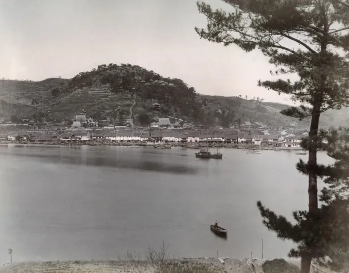 Framed Print : Bingo, Onomichi, Hirohsima area, Japan, c. 1880 s Framed Print : Bingo, Onomichi, Hirohsima area, Japan, c. 1880 s