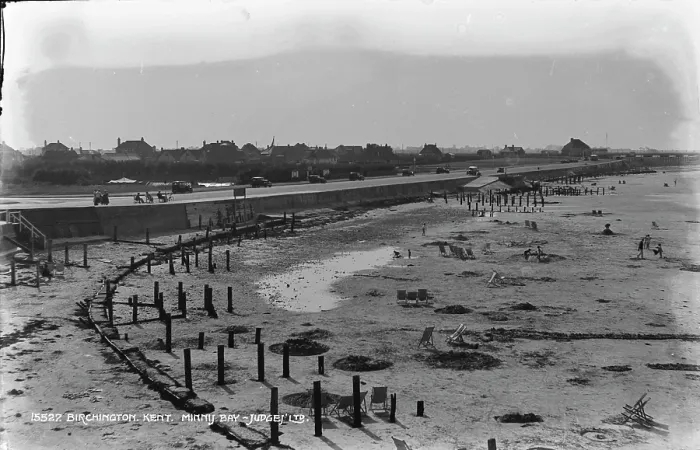 Framed Print : Birchington at Minim Bay Framed Print : Birchington at Minim Bay