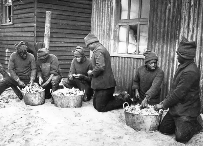 Framed Print : Black soldiers preparing food, Western Front, France, WW1 Framed Print : Black soldiers preparing food, Western Front, France, WW1