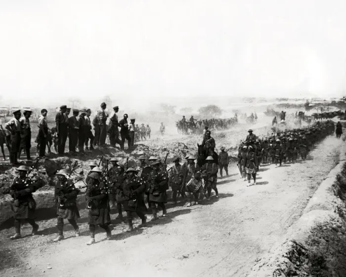 Framed Print : Black Watch returning from trenches, Western Front, WW1 Framed Print : Black Watch returning from trenches, Western Front, WW1