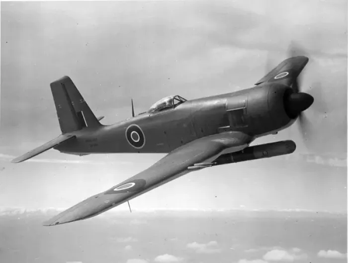 Framed Print : Blackburn B-46 Firebrand TF4 in flight Framed Print : Blackburn B-46 Firebrand TF4 in flight