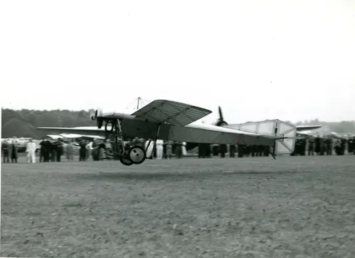 Framed Print : Blackburn Monoplane of 1912, belonging to the Shuttlewor? Framed Print : Blackburn Monoplane of 1912, belonging to the Shuttlewor?