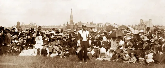 Framed Print : Blacked-up entertainer in Harrogate, early 1900s Framed Print : Blacked-up entertainer in Harrogate, early 1900s