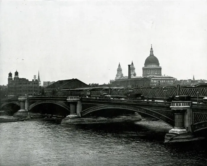 Framed Print : Blackfriars Bridge, London Framed Print : Blackfriars Bridge, London
