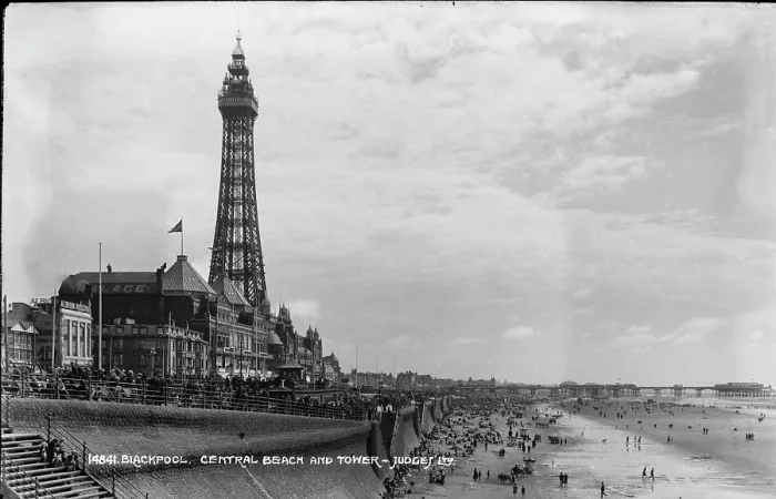 Framed Print : Blackpool Central Beach and Tower Framed Print : Blackpool Central Beach and Tower