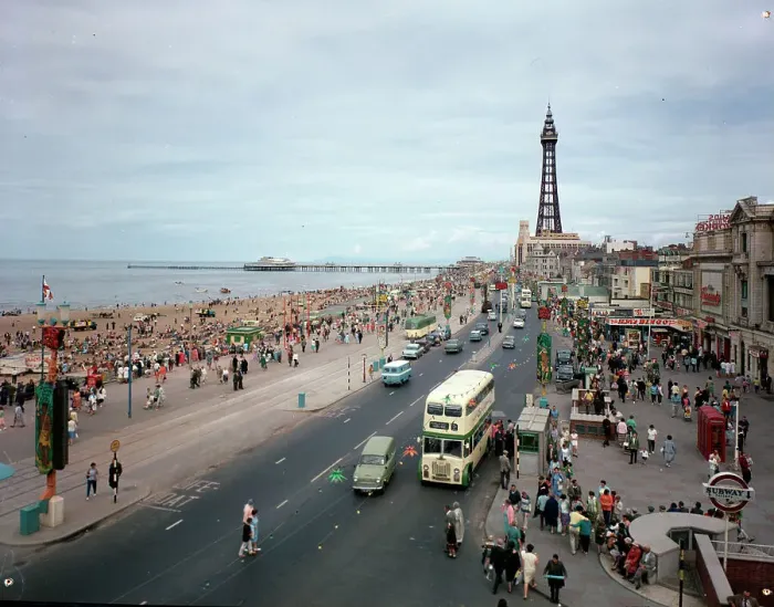 Framed Print : Blackpool - Promenade by night Framed Print : Blackpool - Promenade by night