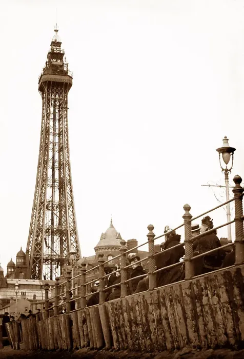 Framed Print : Blackpool Tower, early 1900s Framed Print : Blackpool Tower, early 1900s