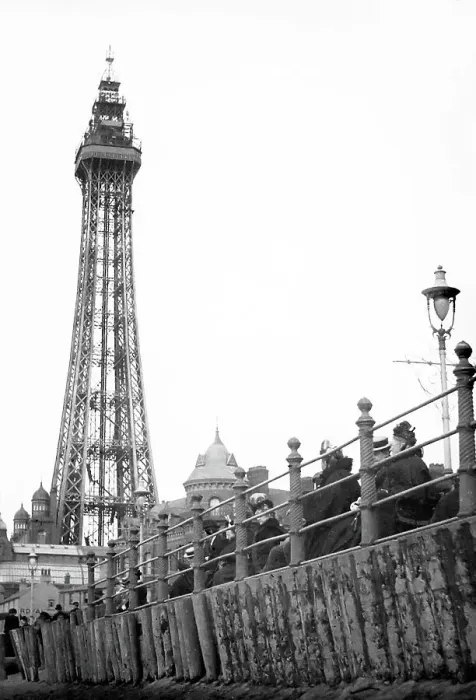 Framed Print : Blackpool Tower, early 1900s Framed Print : Blackpool Tower, early 1900s