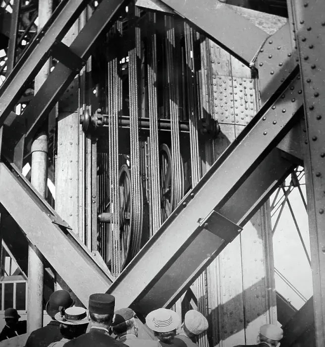 Framed Print : Blackpool Tower lift mechanism, early 1900s Framed Print : Blackpool Tower lift mechanism, early 1900s