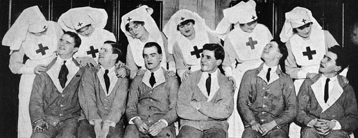 Framed Print : Blinded soldier starring in a revue, WW1 Framed Print : Blinded soldier starring in a revue, WW1