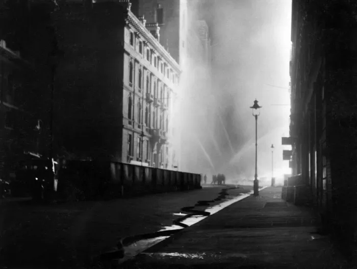 Framed Print : Blitz in the City of London - Queen Victoria Street, WW2 Framed Print : Blitz in the City of London - Queen Victoria Street, WW2