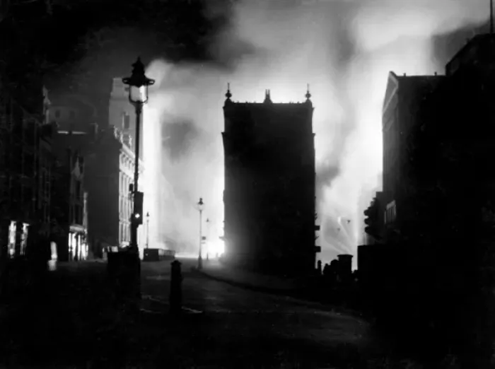 Framed Print : Blitz in the City of London, WW2 Framed Print : Blitz in the City of London, WW2