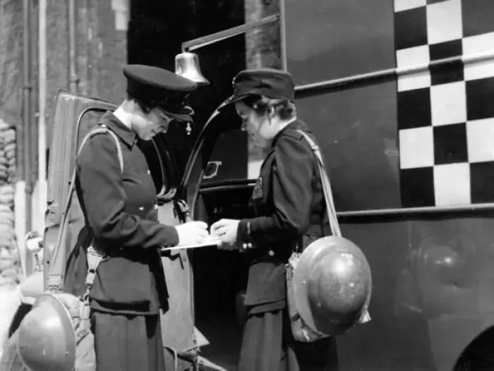 Framed Print : Blitz in London -- AFS women outside control unit, WW2 Framed Print : Blitz in London -- AFS women outside control unit, WW2