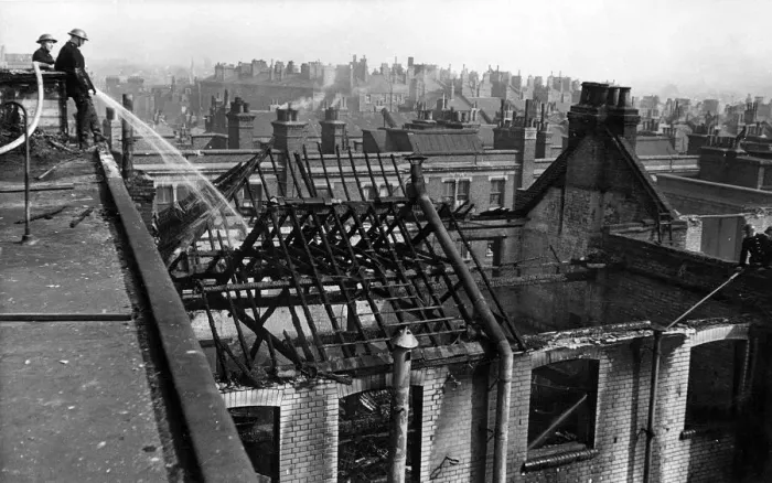 Framed Print : Blitz in London -- Britannia Row, Islington, WW2 Framed Print : Blitz in London -- Britannia Row, Islington, WW2