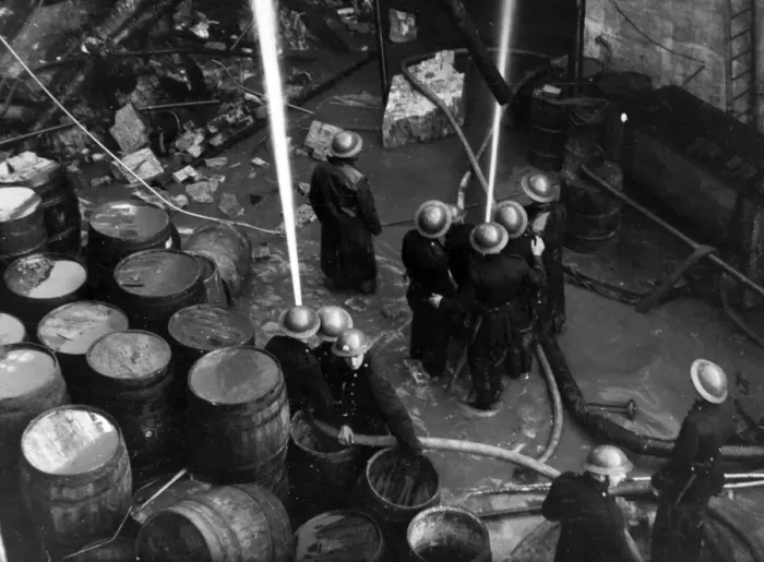 Framed Print : Blitz in London -- firefighters at work in Bermondsey, WW2 Framed Print : Blitz in London -- firefighters at work in Bermondsey, WW2