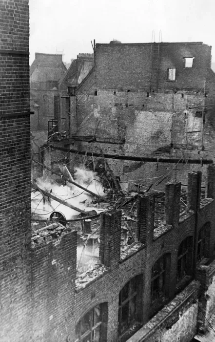 Framed Print : Blitz in London -- Turnmill Street, Clerkenwell, WW2 Framed Print : Blitz in London -- Turnmill Street, Clerkenwell, WW2