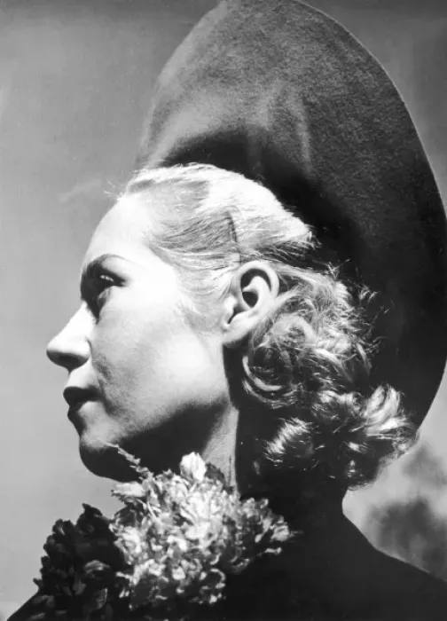 Framed Print : Blonde in a Hat 1940S Framed Print : Blonde in a Hat 1940S