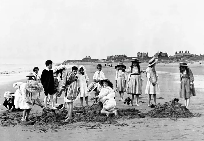Framed Print : Blundellsands early 1900's