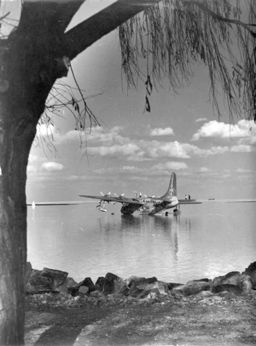 Framed Print : A BOAC Short S45 Solent 3 G-AHIM on Vaaldam South Africa Framed Print : A BOAC Short S45 Solent 3 G-AHIM on Vaaldam South Africa