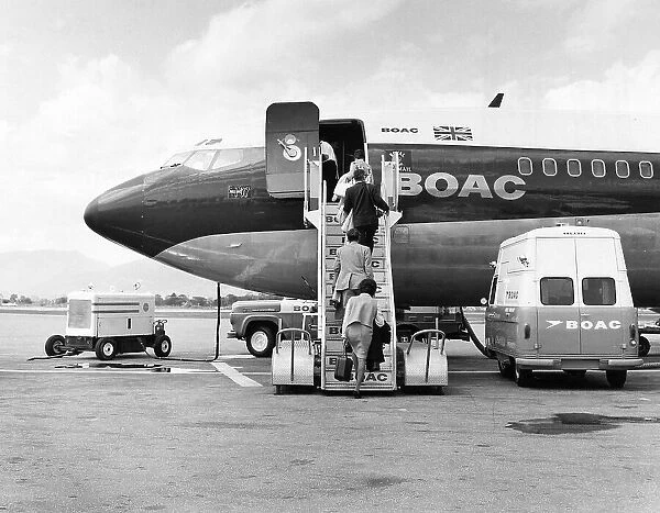 Boarding a Boac 707
