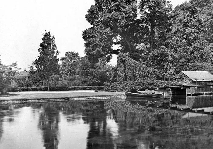 Framed Print : Boat House - Spring Bridge - Denham Court, Buckinghamshire Framed Print : Boat House - Spring Bridge - Denham Court, Buckinghamshire