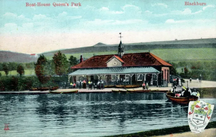Framed Print : Boathouse, Queen's Park, Blackburn, Lancashire Framed Print : Boathouse, Queen's Park, Blackburn, Lancashire