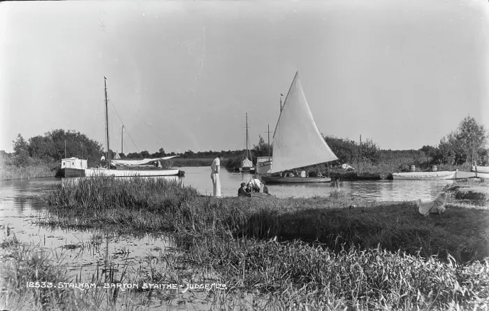 Framed Print : Boating at Barton Staithe Framed Print : Boating at Barton Staithe