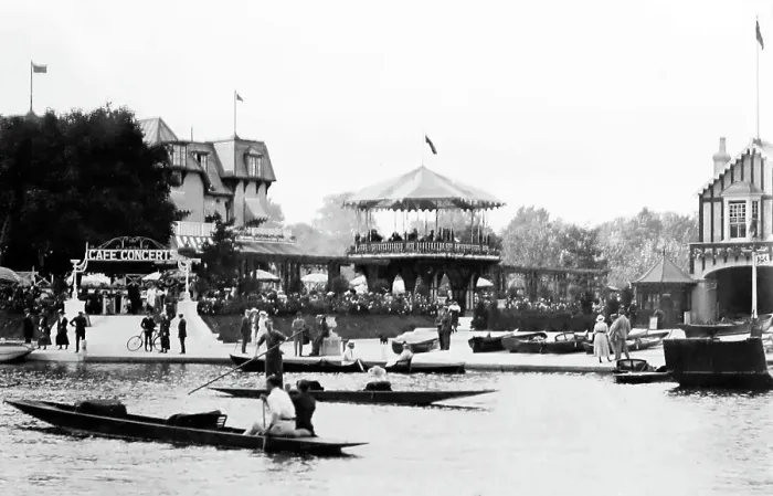 Framed Print : Boating at Hampton Court, early 1900s Framed Print : Boating at Hampton Court, early 1900s