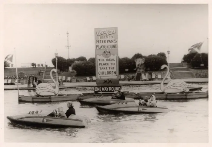 Framed Print : Boating Lake - British Seaside Scene, Southend-on-Sea, Essex Framed Print : Boating Lake - British Seaside Scene, Southend-on-Sea, Essex