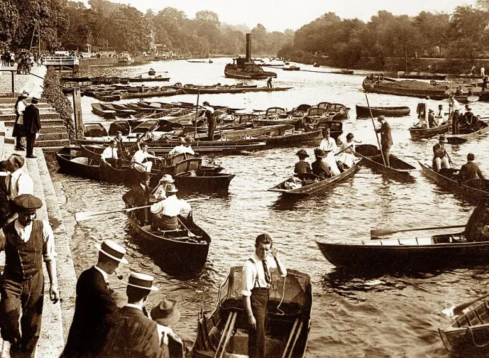 Framed Print : Boating on the Thames at Richmond, early 1900s Framed Print : Boating on the Thames at Richmond, early 1900s