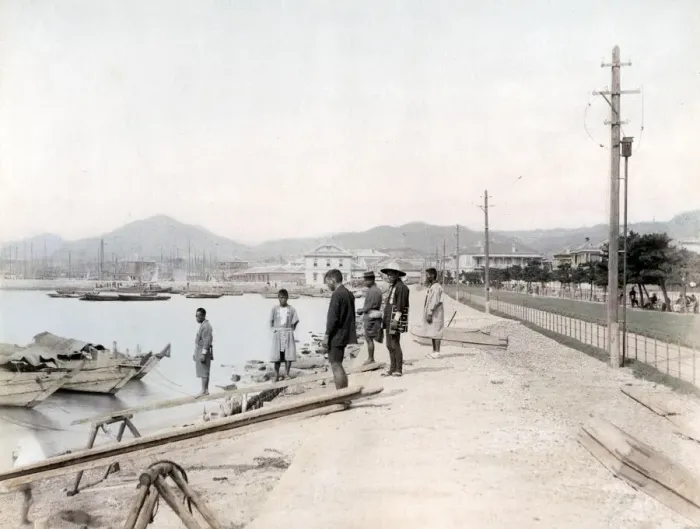 Framed Print : Boatmen, Kobe Bund, Japan Framed Print : Boatmen, Kobe Bund, Japan