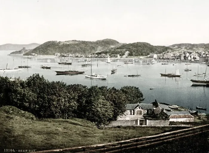 Framed Print : Boats in the Bay of Oban, Scotland Framed Print : Boats in the Bay of Oban, Scotland