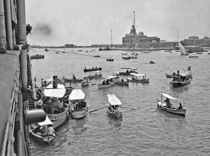 Framed Print : Boats entering a harbour, India Framed Print : Boats entering a harbour, India