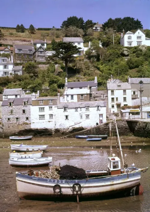 Framed Print : Boats in the harbour at Polperro, Cornwall Framed Print : Boats in the harbour at Polperro, Cornwall