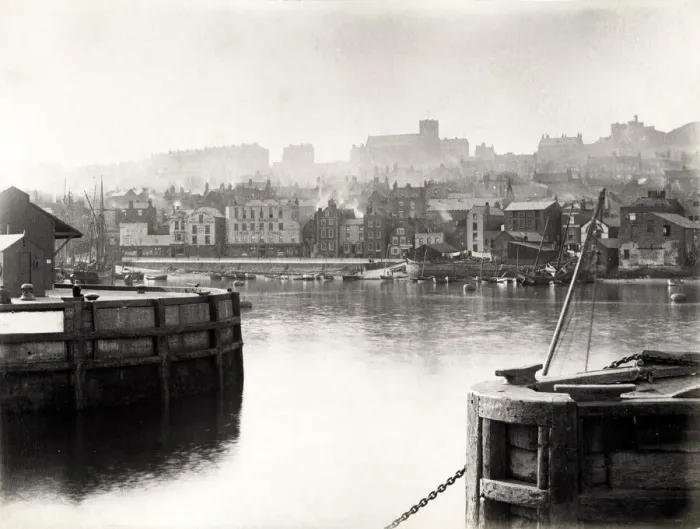 Framed Print : Boats in the harbour at Scarborough, Yorkshire Framed Print : Boats in the harbour at Scarborough, Yorkshire