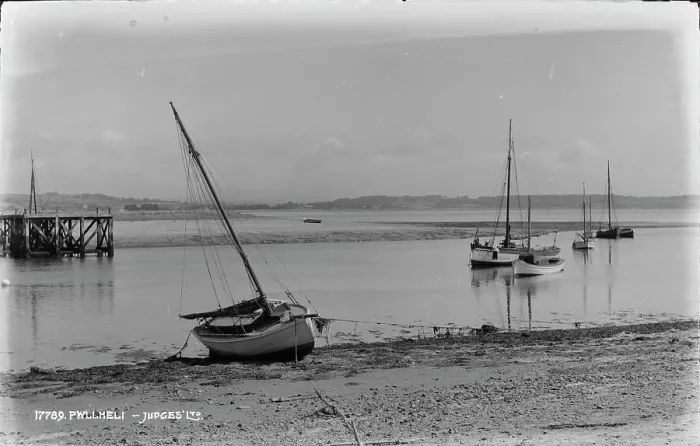 Framed Print : Boats at Low Tide in Pwllheli Framed Print : Boats at Low Tide in Pwllheli
