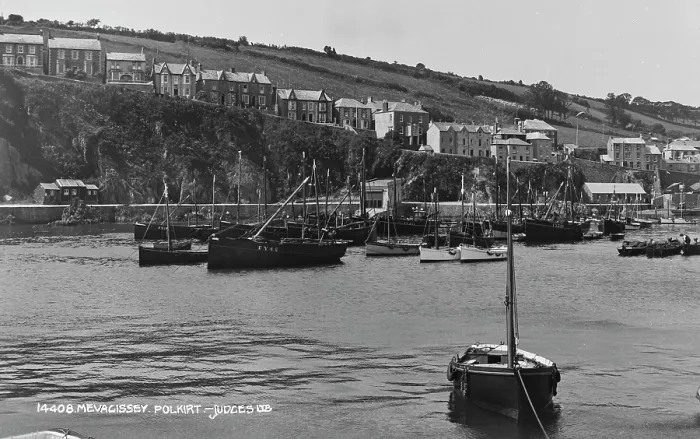 Framed Print : Boats in Mevagissey Harbour Framed Print : Boats in Mevagissey Harbour
