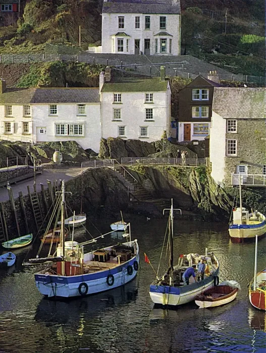 Framed Print : Boats at Polperro, Cornwall Framed Print : Boats at Polperro, Cornwall