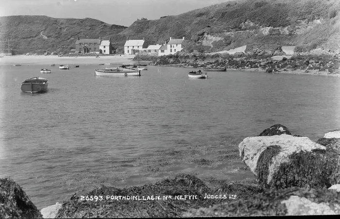 Framed Print : Boats at Porthdinllaen Framed Print : Boats at Porthdinllaen