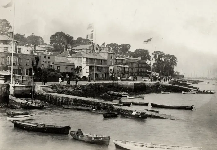 Framed Print : Boats and the shore, Cowes, Isle of Wight Framed Print : Boats and the shore, Cowes, Isle of Wight