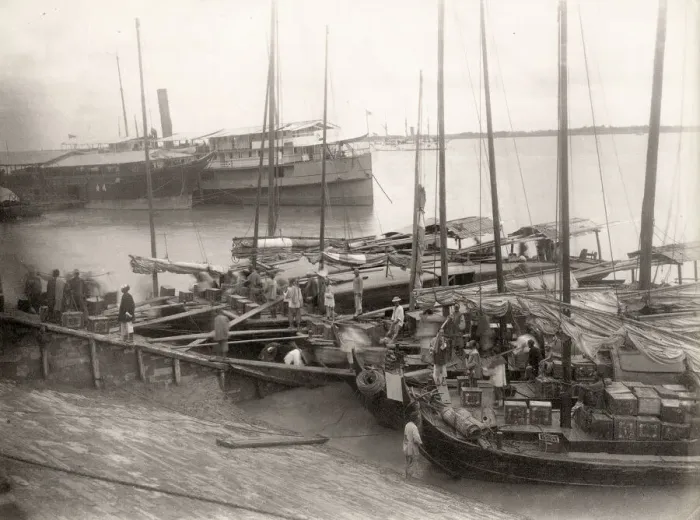 Framed Print : Boats tied up at Hankow, Hankou China Framed Print : Boats tied up at Hankow, Hankou China