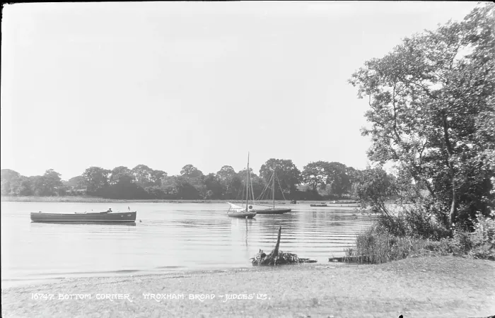 Framed Print : Boats on Wroxham Broad Framed Print : Boats on Wroxham Broad