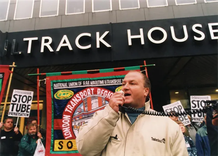 Framed Print : Bob Crow, RMT trade union leader, giving a speech Framed Print : Bob Crow, RMT trade union leader, giving a speech