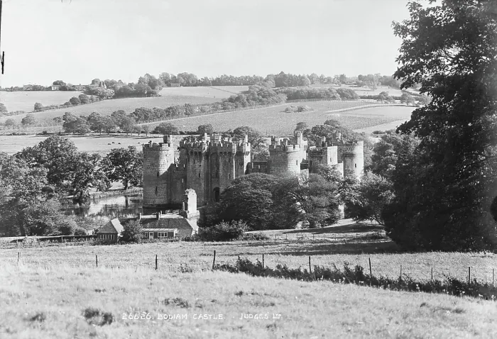 Framed Print : Bodiam Castle Framed Print : Bodiam Castle