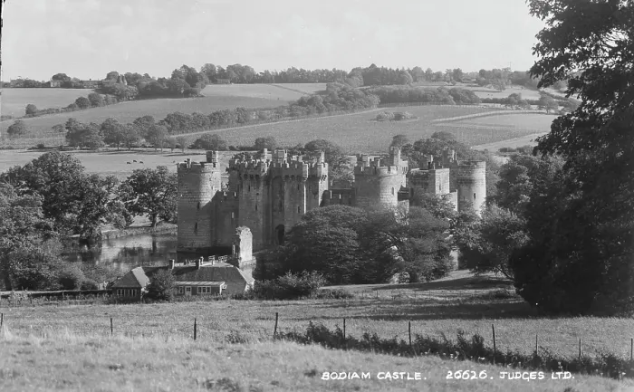 Framed Print : Bodiam Castle Framed Print : Bodiam Castle